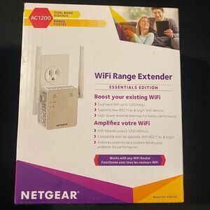 NetGear Wifi AC1200 Range Extender Dual Band New In Box Y
